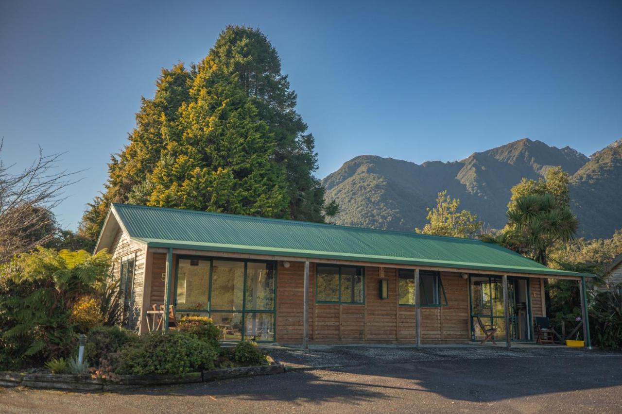 Rainforest Motel Fox Glacier Bagian luar foto