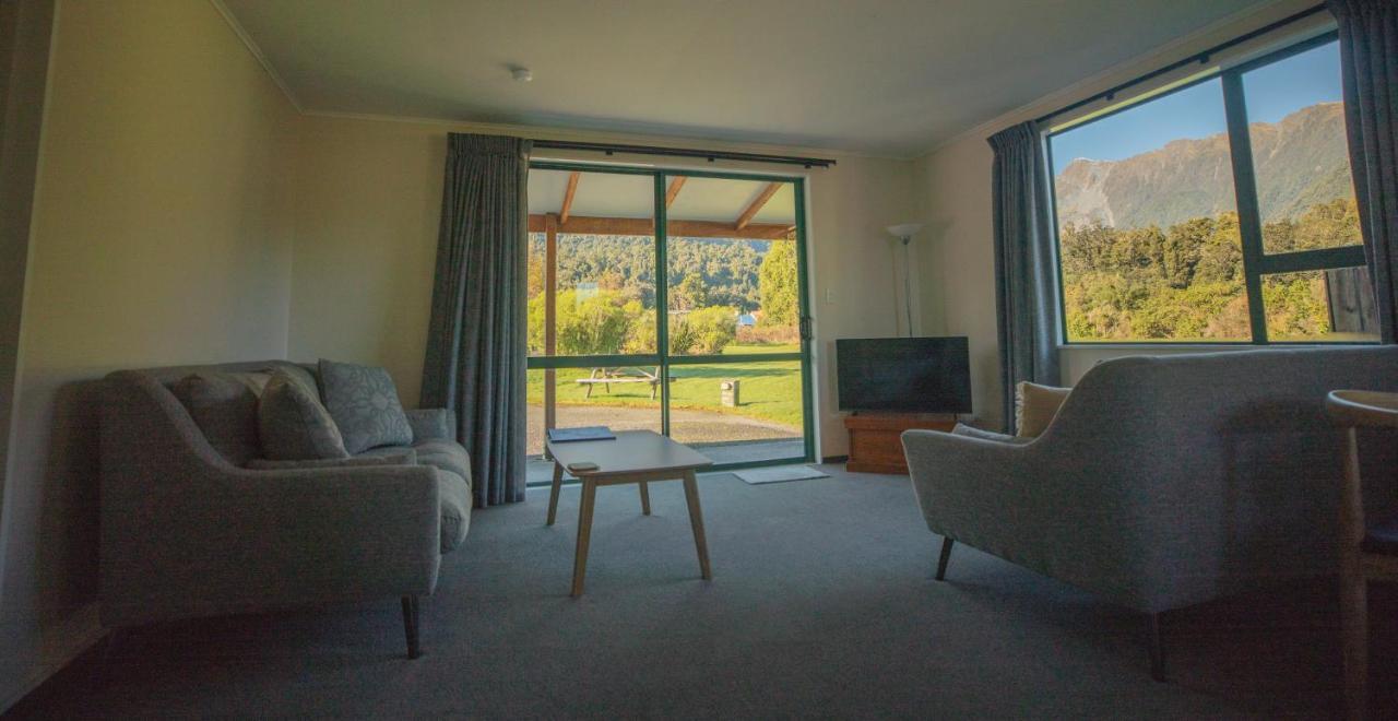 Rainforest Motel Fox Glacier Bagian luar foto