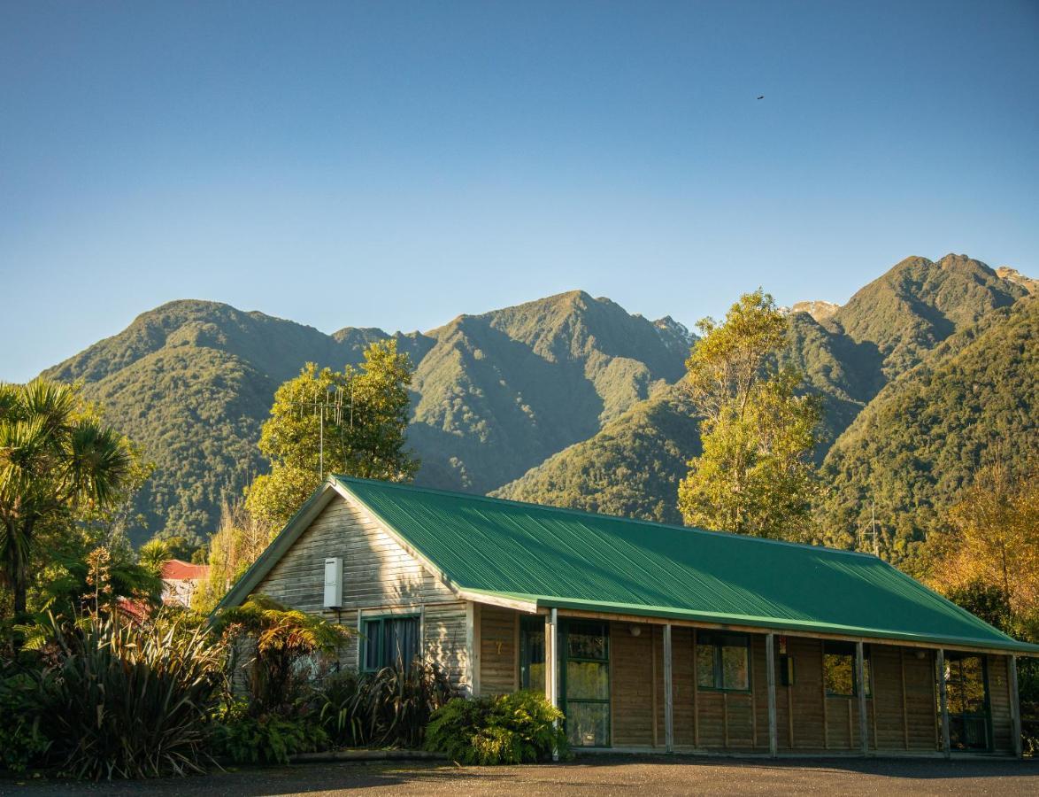 Rainforest Motel Fox Glacier Bagian luar foto