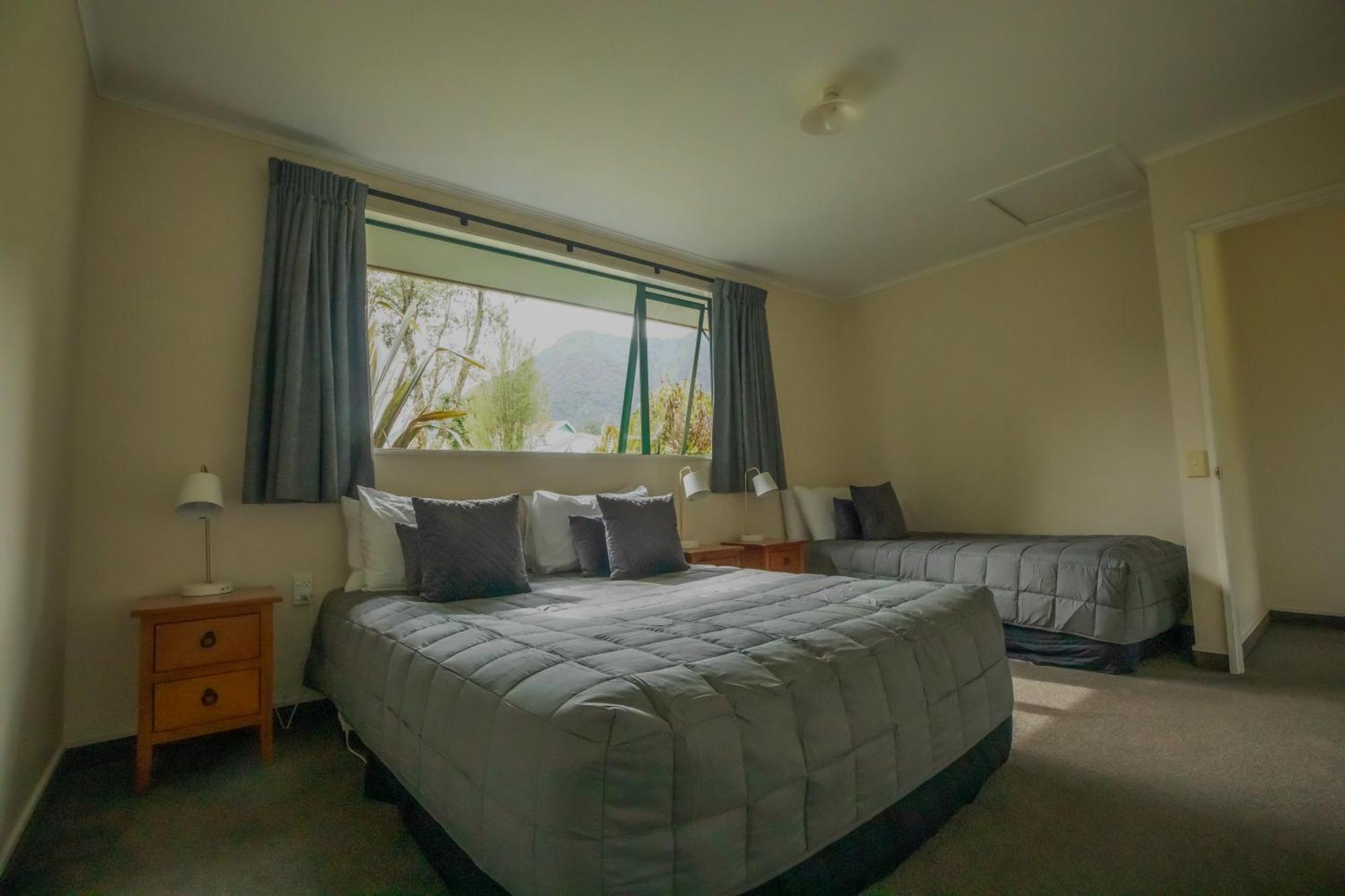 Rainforest Motel Fox Glacier Bagian luar foto