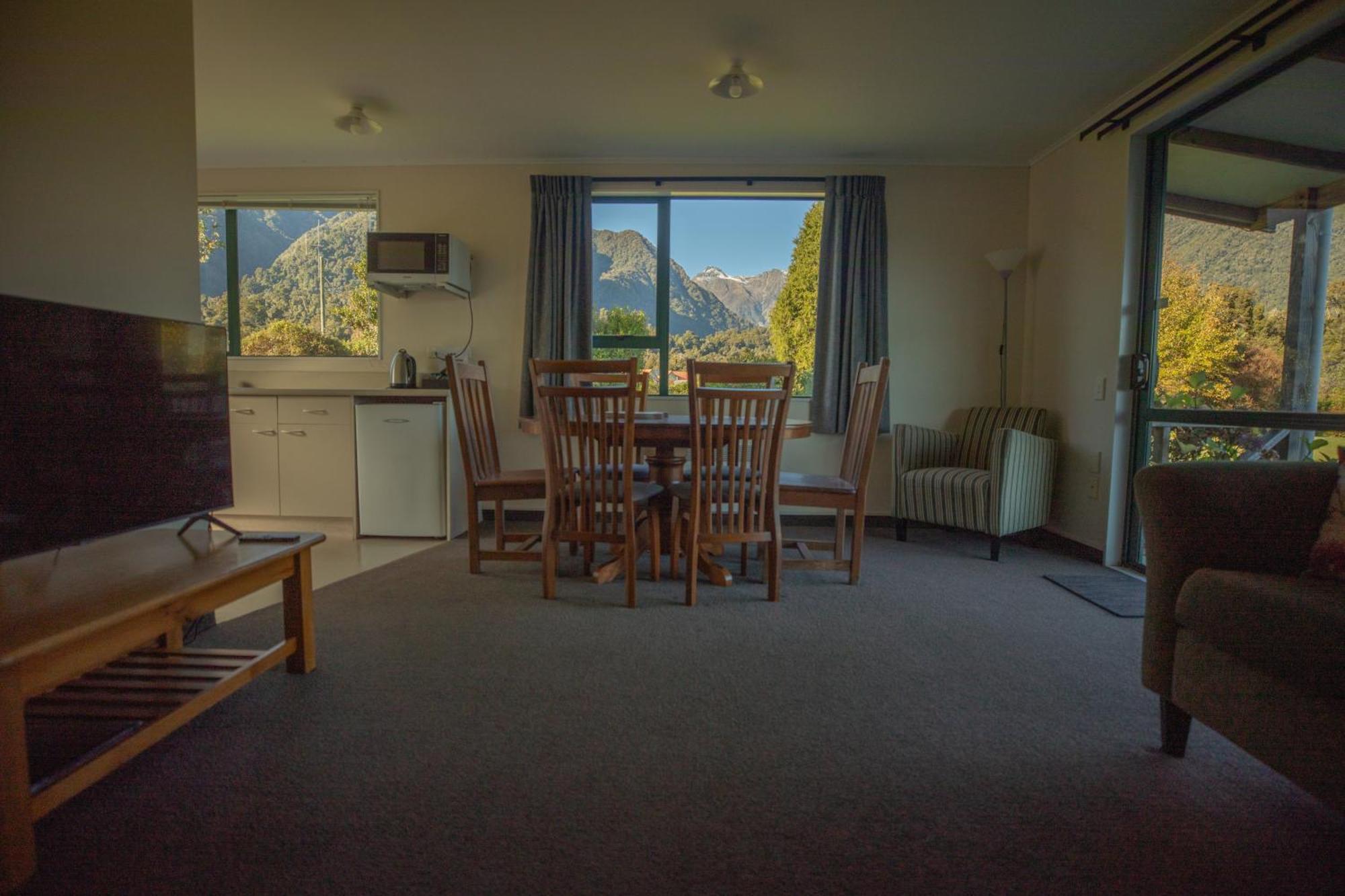 Rainforest Motel Fox Glacier Bagian luar foto