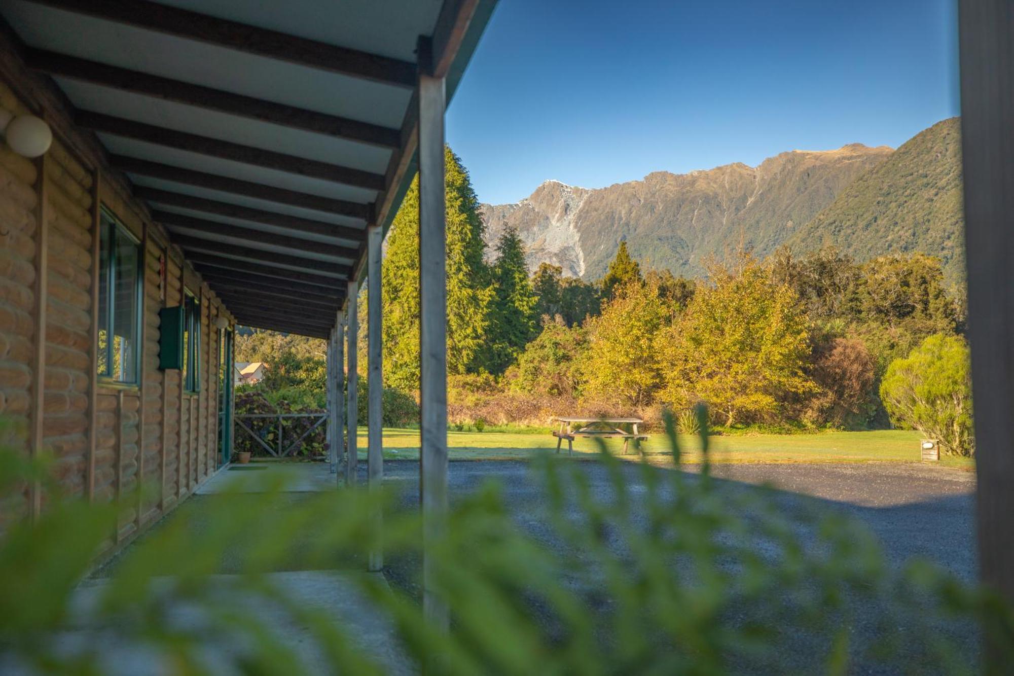 Rainforest Motel Fox Glacier Bagian luar foto