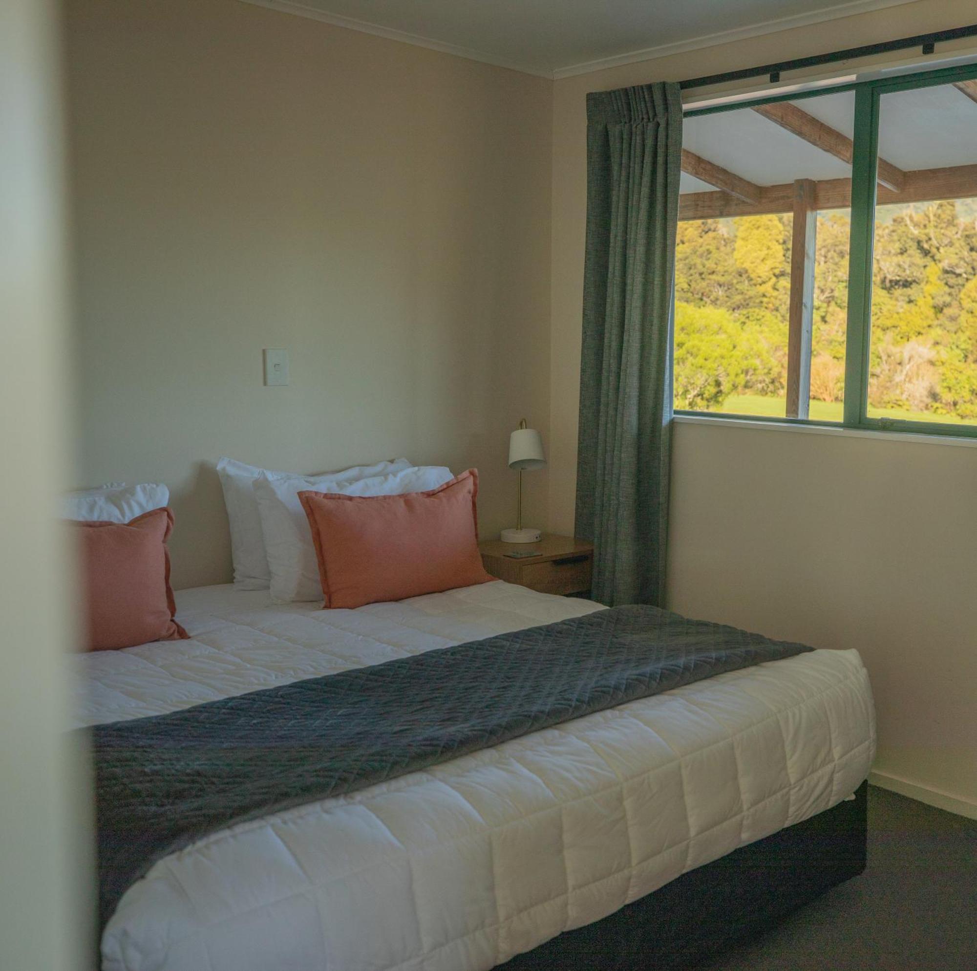 Rainforest Motel Fox Glacier Bagian luar foto