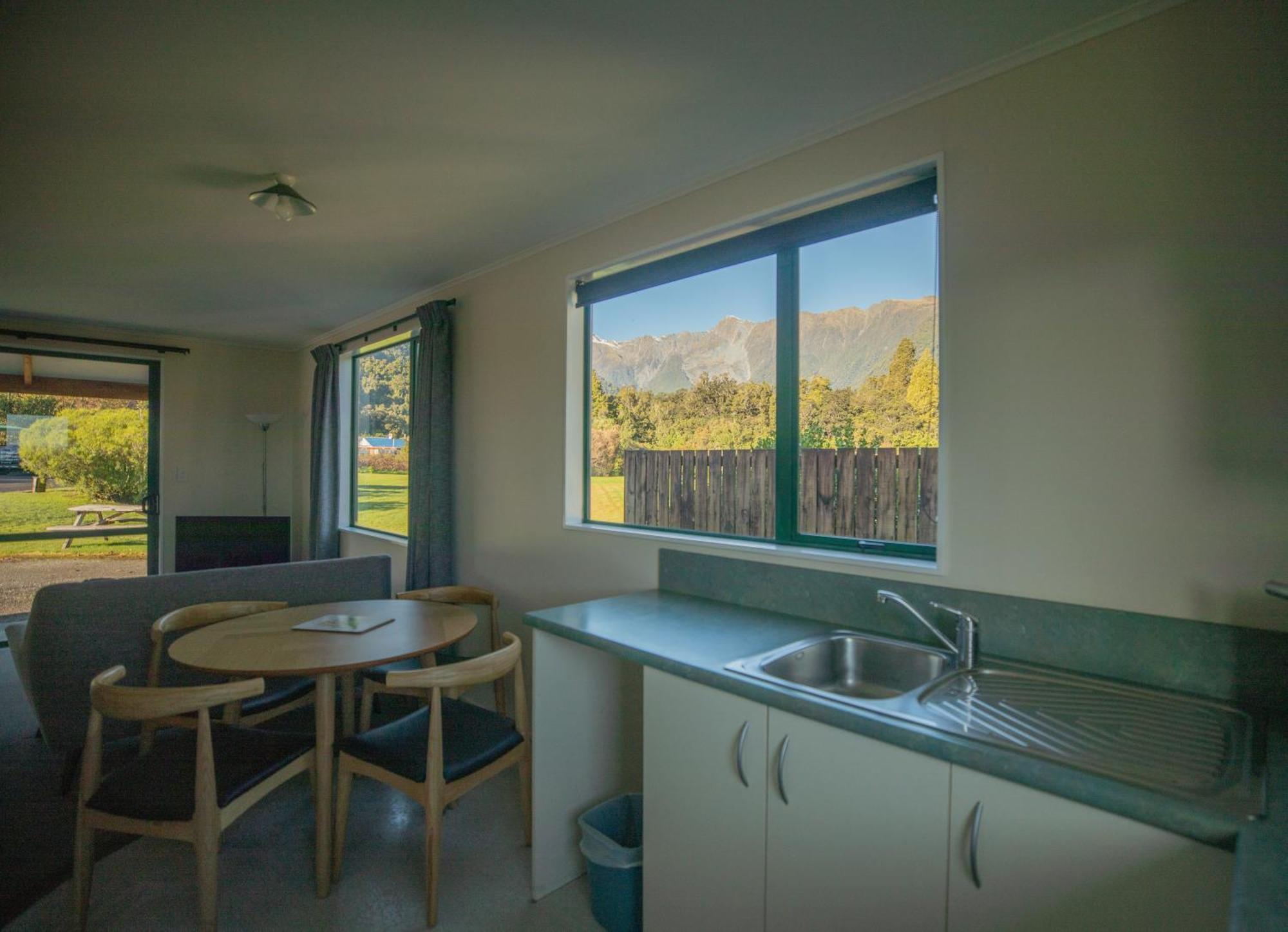 Rainforest Motel Fox Glacier Bagian luar foto
