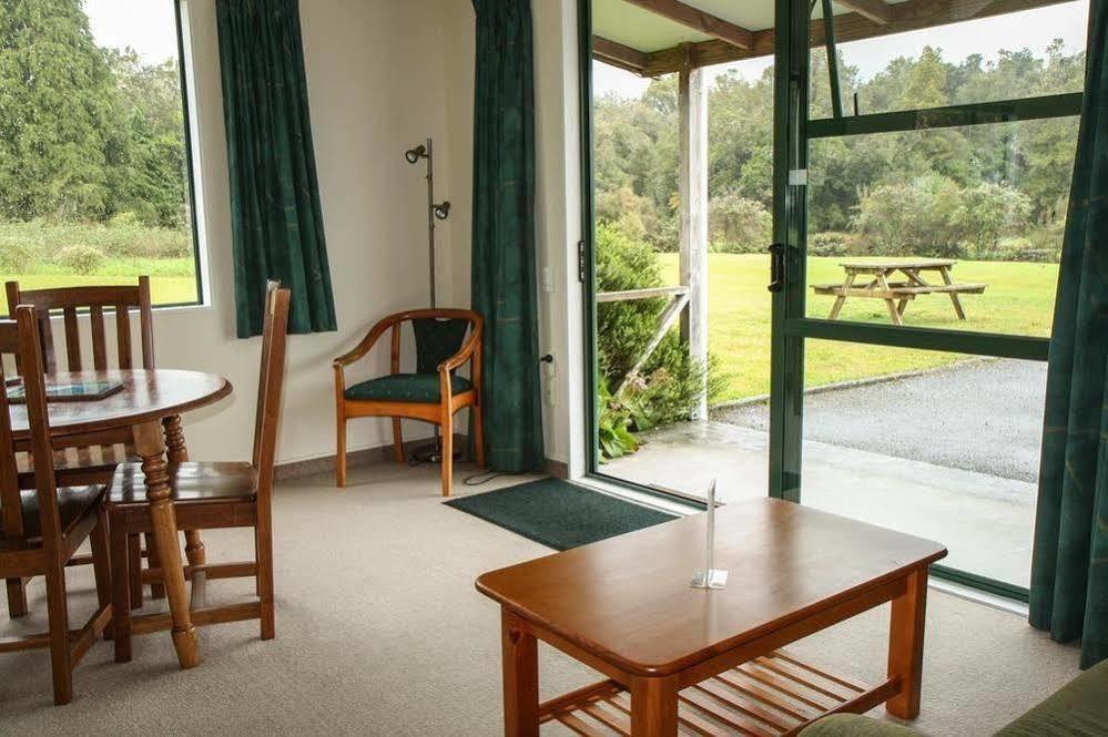 Rainforest Motel Fox Glacier Bagian luar foto